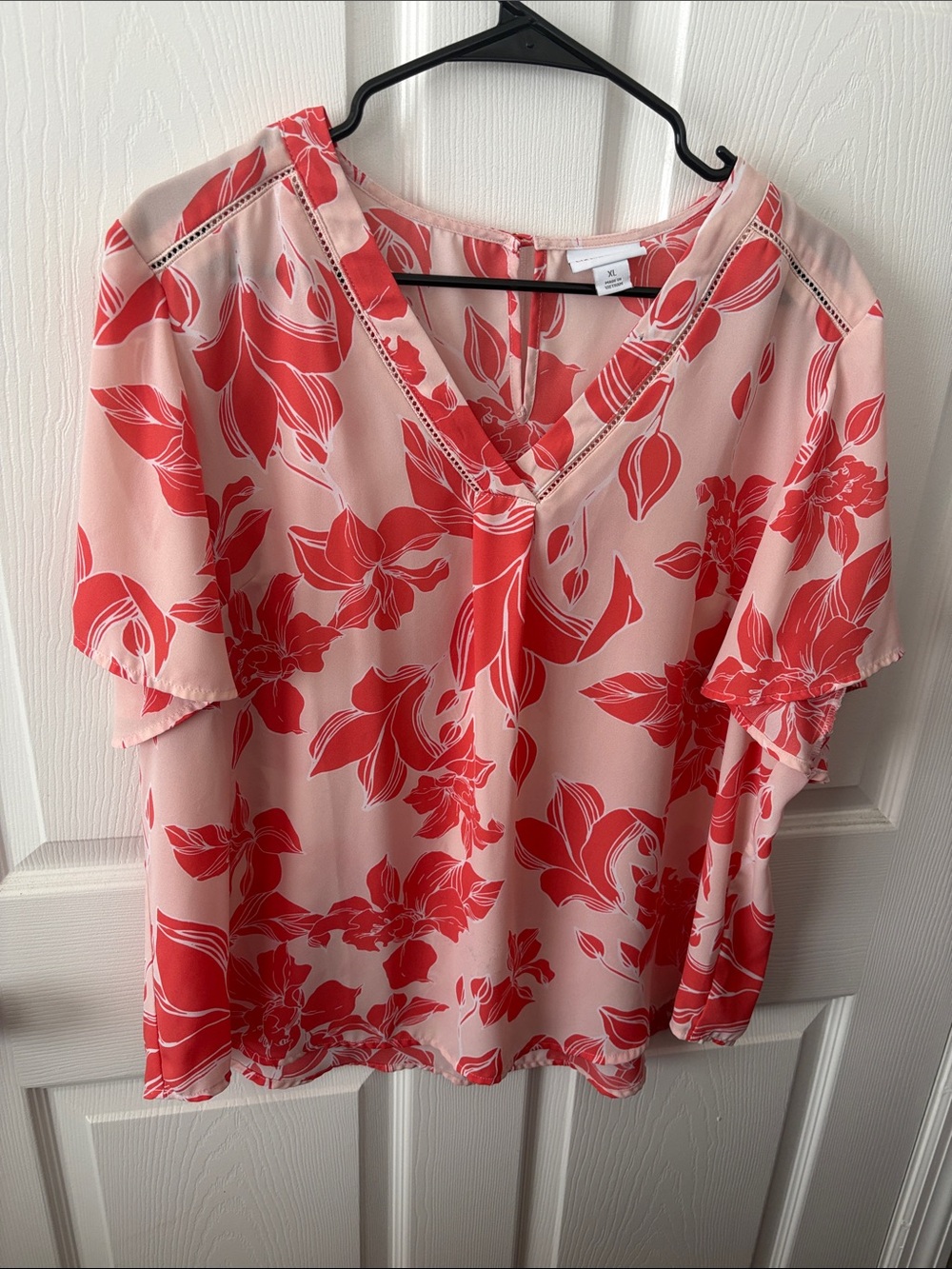Liz Claiborne Women's Pink Blouse with Red Floral Print - V-Neck XL